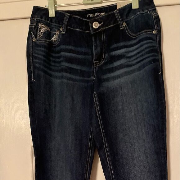 Maurice’s Mid Rise Crop Stretchy Jeans Size 2 New With Tag Waist 30”.
Rise 8.5” - Picture 2 of 8